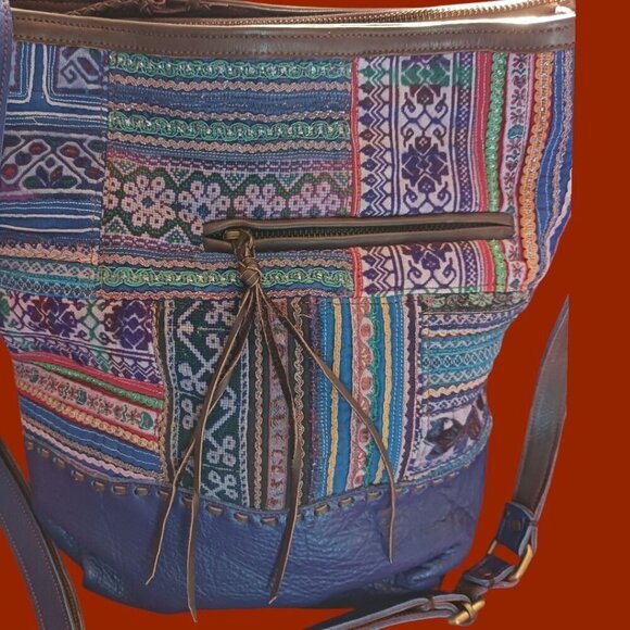 Bohemian Chic Embroidery Crossbody Bag With Adjustable Strap & Zipper Closure - Picture 7 of 10
